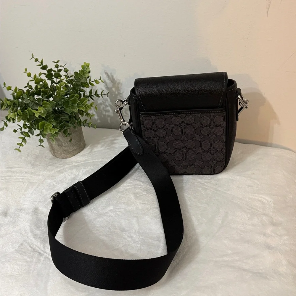 Lucas Crossbody Coach Bag - Picture 8 of 11
